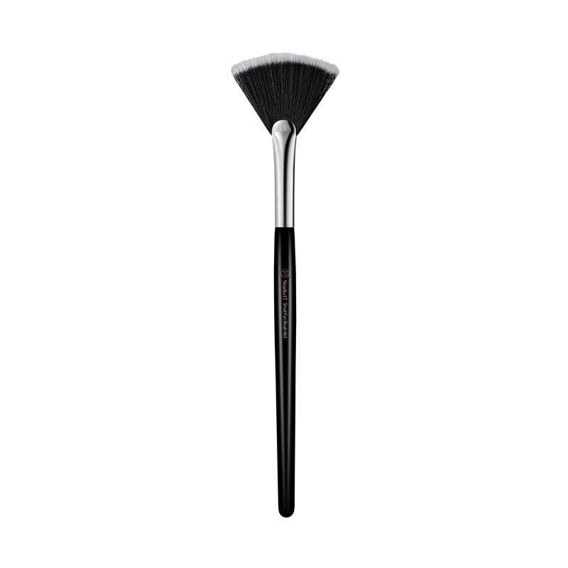 Studio 17 Small Fan Blusher Brush 463, 1pc 100ml